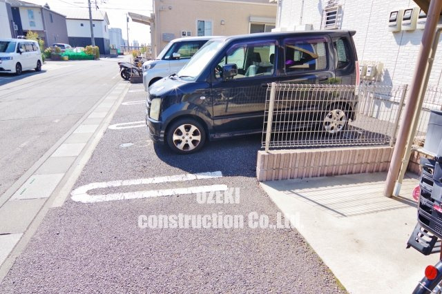 ブリランテレイクの駐車場