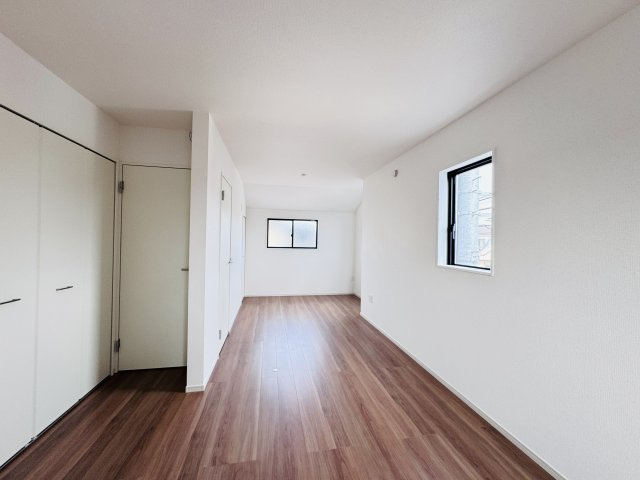 流山市こうのす台新築戸建【江戸川台小学校：9分】の子供部屋|6.6帖+5.5帖洋室・間仕切りにて部屋分割可能♪