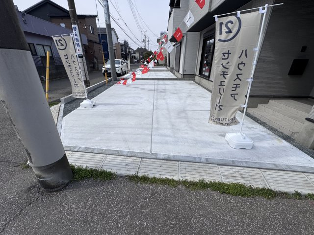 流山市こうのす台新築戸建【江戸川台小学校：9分】の駐車場|3号棟駐車スペース・並列2台駐車可