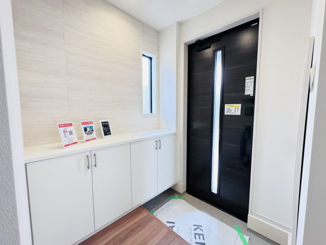 流山市こうのす台新築戸建【江戸川台小学校：9分】の玄関|玄関ホール・シューズボックス