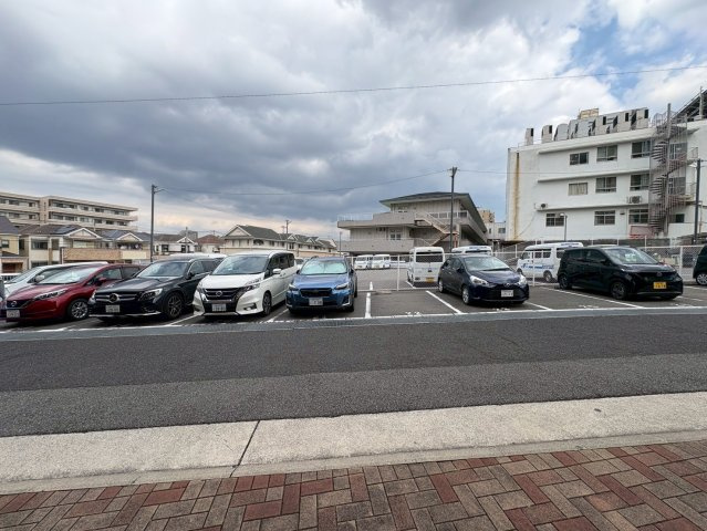 ディアエスタミオ舞子の駐車場|平面駐車場