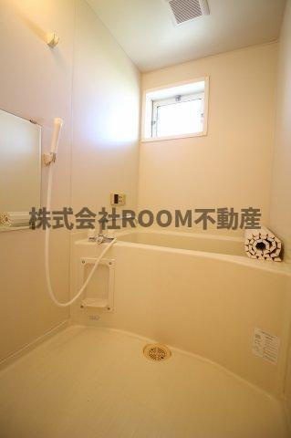 フローラルビレッジⅣ番館の浴室|日々の疲れを癒すお風呂付です