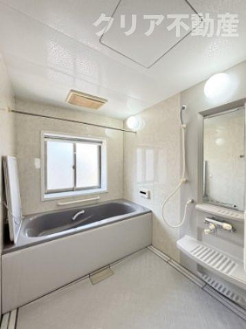 【浴室】 | 高崎市末広町中古住宅　ガレージ・エレベーター付き！ | 浴室乾燥暖房付きです！