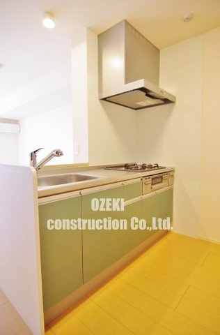 ステラタウン　ウエスタンレイクKのキッチン|3口ガスコンロでグリル付となります♪