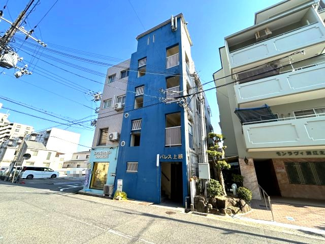 パレス上原の外観