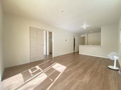 【居間・リビング】 | 読谷村比謝（全2棟）1号棟 | ※同仕様写真です