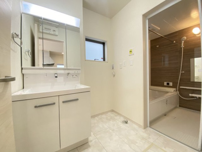 【独立洗面台】 | 読谷村比謝（全2棟）1号棟 | ※同仕様写真です