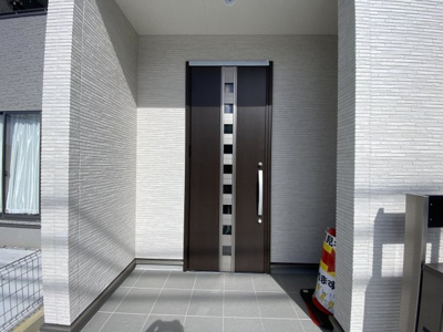 【玄関】 | 読谷村比謝（全2棟）1号棟 | ※同仕様写真です