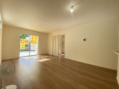 【居間・リビング】 | 読谷村比謝（全2棟）1号棟 | ※同仕様写真です