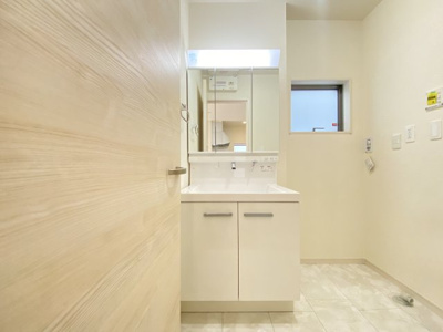 【独立洗面台】 | 読谷村比謝（全2棟）1号棟 | ※同仕様写真です