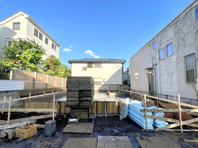 武蔵野市吉祥寺北町1丁目　土地56坪×3台並列駐車　省エネ大型邸宅の外観