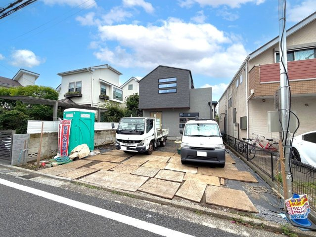武蔵野市吉祥寺北町1丁目　土地56坪×3台並列駐車　省エネ大型邸宅の外観