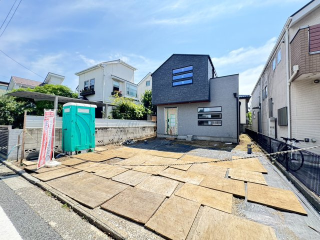 武蔵野市吉祥寺北町1丁目　土地56坪×3台並列駐車　省エネ大型邸宅の外観