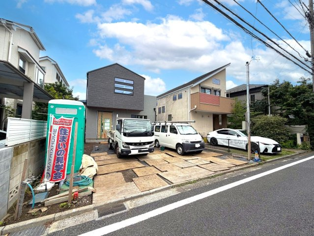武蔵野市吉祥寺北町1丁目　土地56坪×3台並列駐車　省エネ大型邸宅の外観