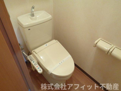 【トイレ】 | アルカディア明日香 | 温水洗浄暖房便座※反転イメージです