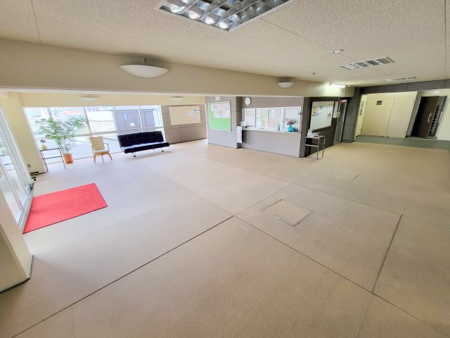 学園前ガーデンハイツのロビー