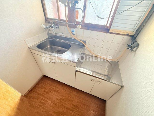 八尾市安中町１丁目のアパートのキッチン