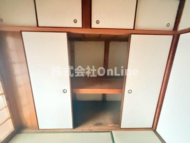 八尾市安中町１丁目のアパートの収納