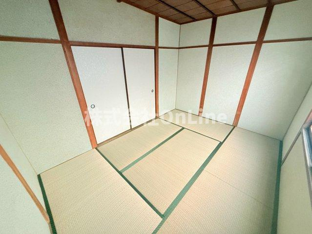 八尾市安中町１丁目のアパートの寝室