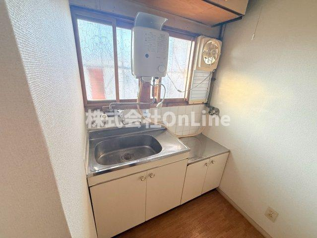 八尾市安中町１丁目のアパートのキッチン