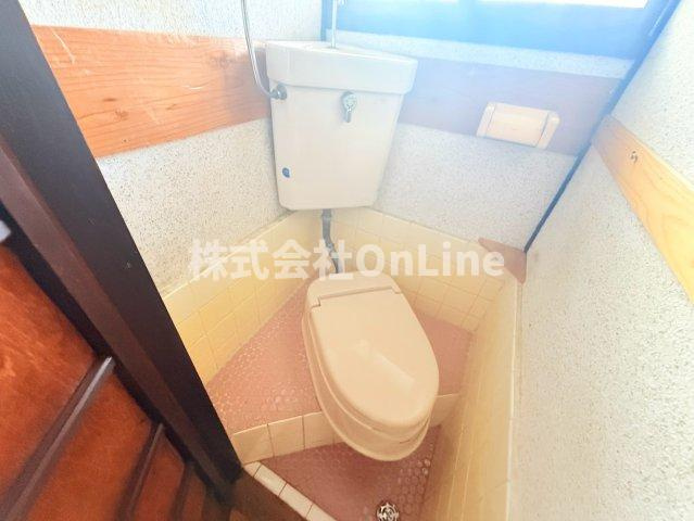 八尾市安中町１丁目のアパートのトイレ