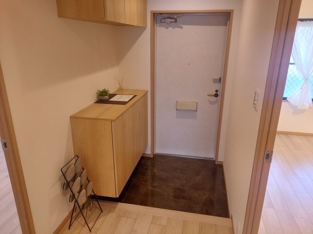 阪急逆瀬台アヴェルデ1番館の玄関