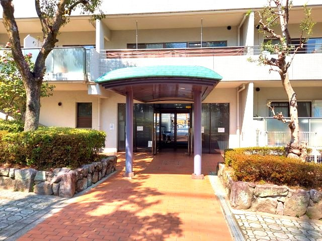 阪急逆瀬台アヴェルデ1番館のエントランス