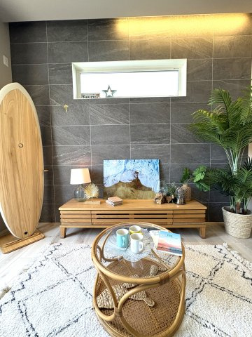 California Terrace House — 海と空を感じる暮らしの居間・リビング