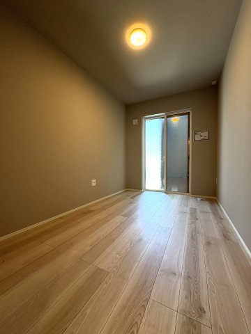 California Terrace House — 海と空を感じる暮らしの洋室