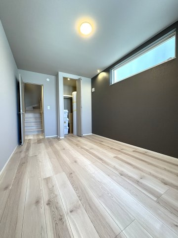 California Terrace House — 海と空を感じる暮らしの洋室