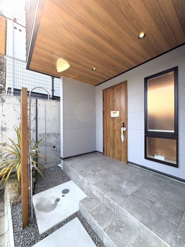 California Terrace House — 海と空を感じる暮らしの玄関