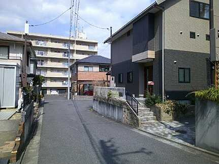 安芸区矢野南５丁目の前面道路含む現地写真