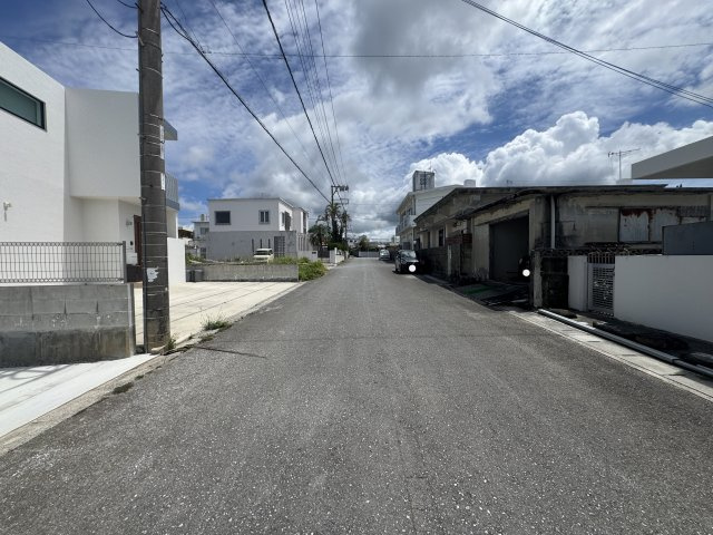 読谷村比謝（全2棟）ラスト2号棟の前面道路含む現地写真|※南東側公道7m♪