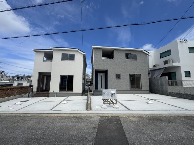 読谷村比謝（全2棟）2号棟の外観|2号棟　並列駐車3台可♪