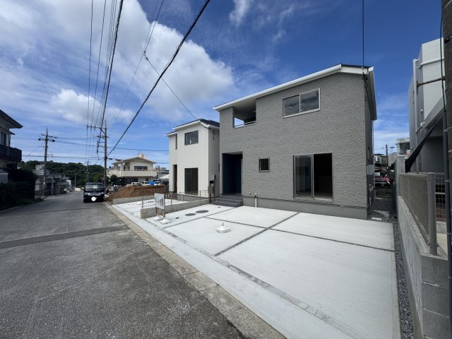 読谷村比謝（全2棟）ラスト2号棟の外観|2号棟　並列駐車3台可♪