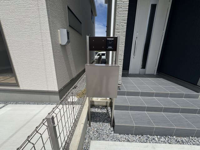 読谷村比謝（全2棟）2号棟の設備|2号棟　カメラ付きインターフォン＋便利なポスト付き♪