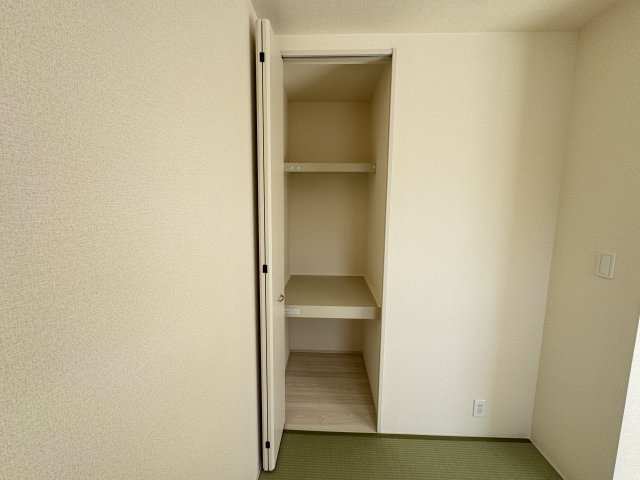 読谷村比謝（全2棟）2号棟の収納|2号棟　畳コーナー3帖＋収納付き♪