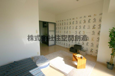 【洋室】 | アンソレイユ | ※同タイプの写真となり、実際のお部屋とは異なる場合があります