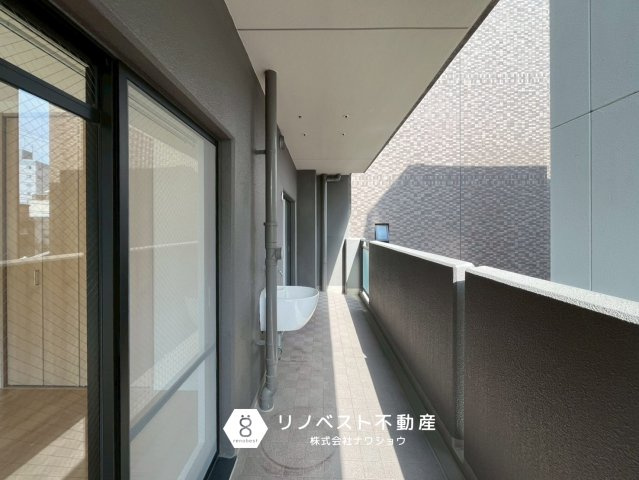 シャルマンフジビルト・モアー今里のバルコニー|L字バルコニーからは、LDK含む全部屋への出入りが可能です◎
通風・採光共に良好です♪