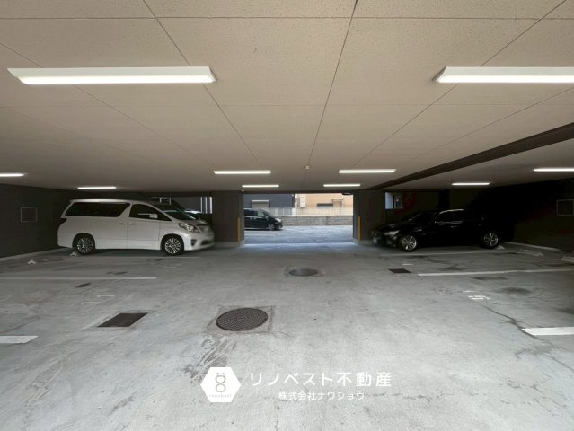 シャルマンフジビルト・モアー今里の駐輪場|【リノベスト不動産】女性スタッフ・男性スタッフ共に活躍中！
