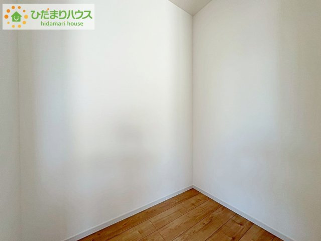 日立市諏訪町1期　新築戸建　1号棟の収納|"ママに人気のウォークインクローゼット付き！
コートやジャケットはもちろん、季節物や布団なども全部収納できちゃいます(^^)/"