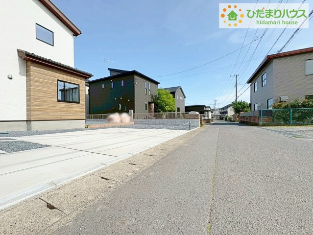 日立市諏訪町1期　新築戸建　1号棟の駐車場|ゆったりとしたカースペースで、ファミリーカーや軽自動車もラクラク駐車出来ますね♪