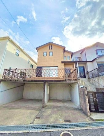 招提元町3丁目　中古一戸建ての駐車場|駐車２台
■物件内覧・資金計画相談・住宅ローン相談、リフォーム相談、お問合せ受付中■
※当日・翌日のご内覧、ご相談はお電話でのお問合せがスムーズです！