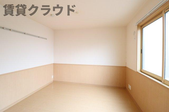 コスモヴィレッジの洋室|落ち着いた色調の洋室です