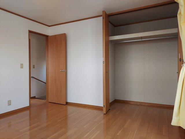 宝塚市高松町一戸建の洋室|3階洋室約8帖
