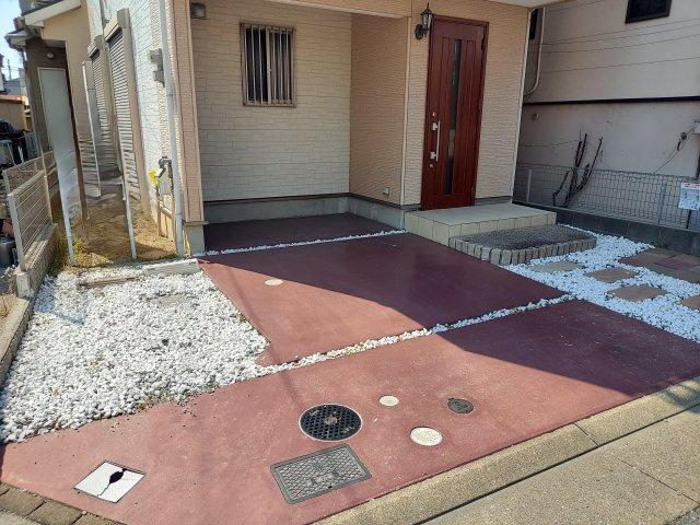 宝塚市高松町一戸建の駐車場