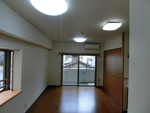 パロス日暮里の居間・リビング