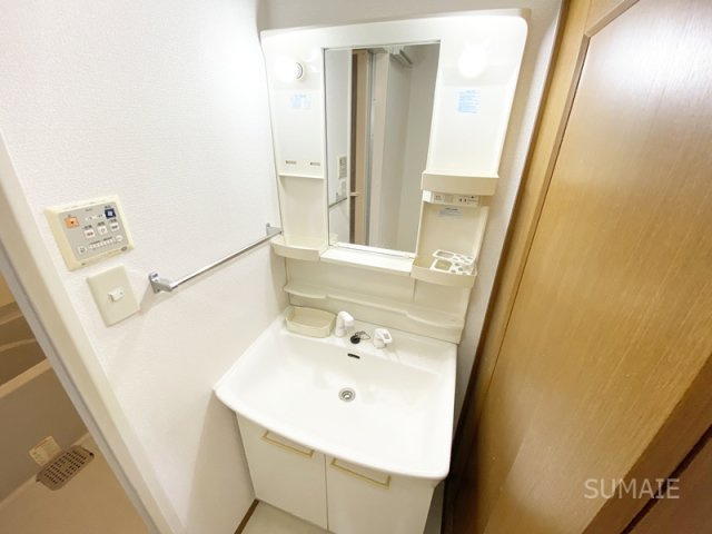 フローラの洗面所|使いやすい独立洗面台！