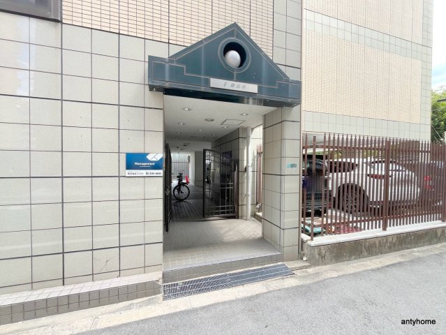 F難波南　仲介手数料無料のエントランス