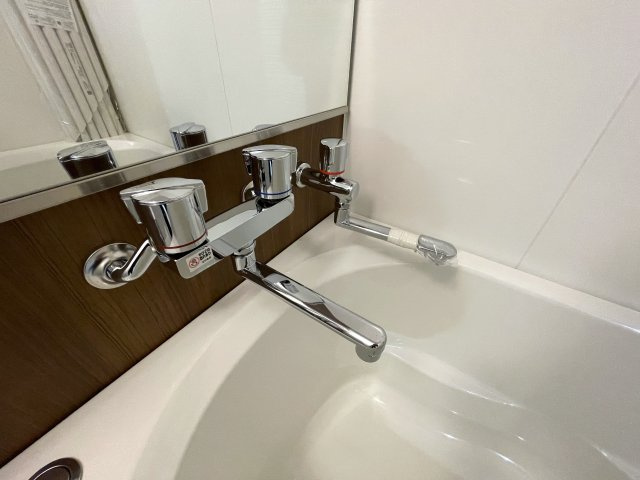 わざわざ箱根まで行かずとも、自宅がもはや桃源郷。神経痛に効能ある温泉が自宅で楽しめる贅沢の粋とも言える『グランシティ横濱保土ヶ谷』リフォームの浴室|温泉出ます